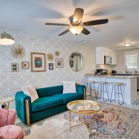 Castle Street Retreat - Glamorous Getaway